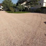 Réalisation d'un parking et d'une allée en nid d'abeilles carrossables gravillonnés à Graulhet 81.