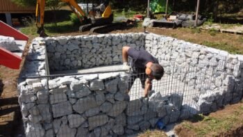 Remplissage des gabions de la phytopépuration de la Salvetat-sur-Agout
