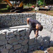 Remplissage des gabions de la phytopépuration de la Salvetat-sur-Agout