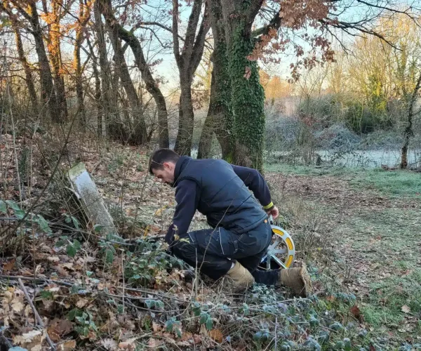 Matthieu en train de faire une détection dans un regard.