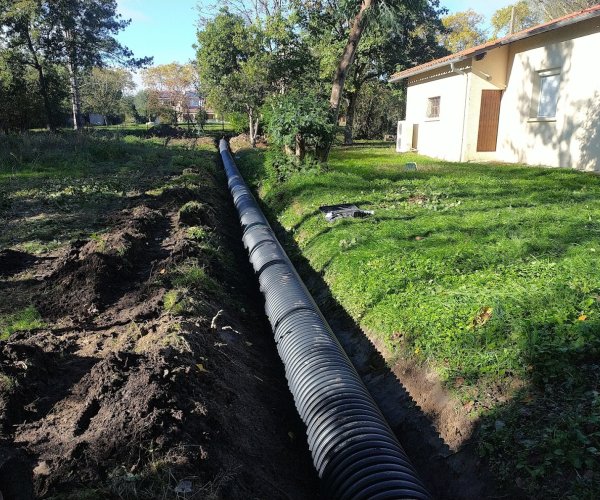 Busage d'un fossé sur la commune de Gaillac.