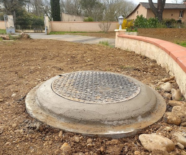 Création d'un regard pour réseau pluvial chez un particulier à Lagrave.