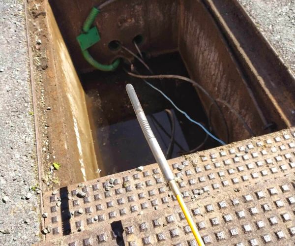 Sonde de détection au dessus d'une chambre fibre.